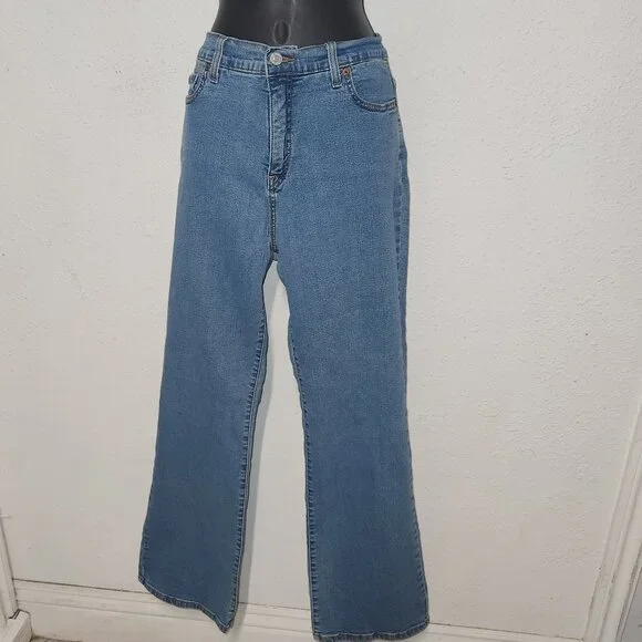 Levi Strauss Ladie's 512 Jeans in size 14M.  30" Waist - Picture 6 of 13